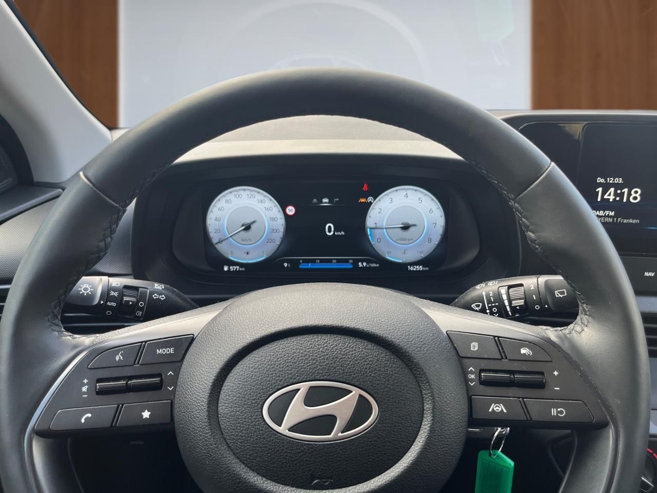 Fahrzeugabbildung Hyundai i20 TREND Fernlichtass. Kam. LM Navi PDC SHZ