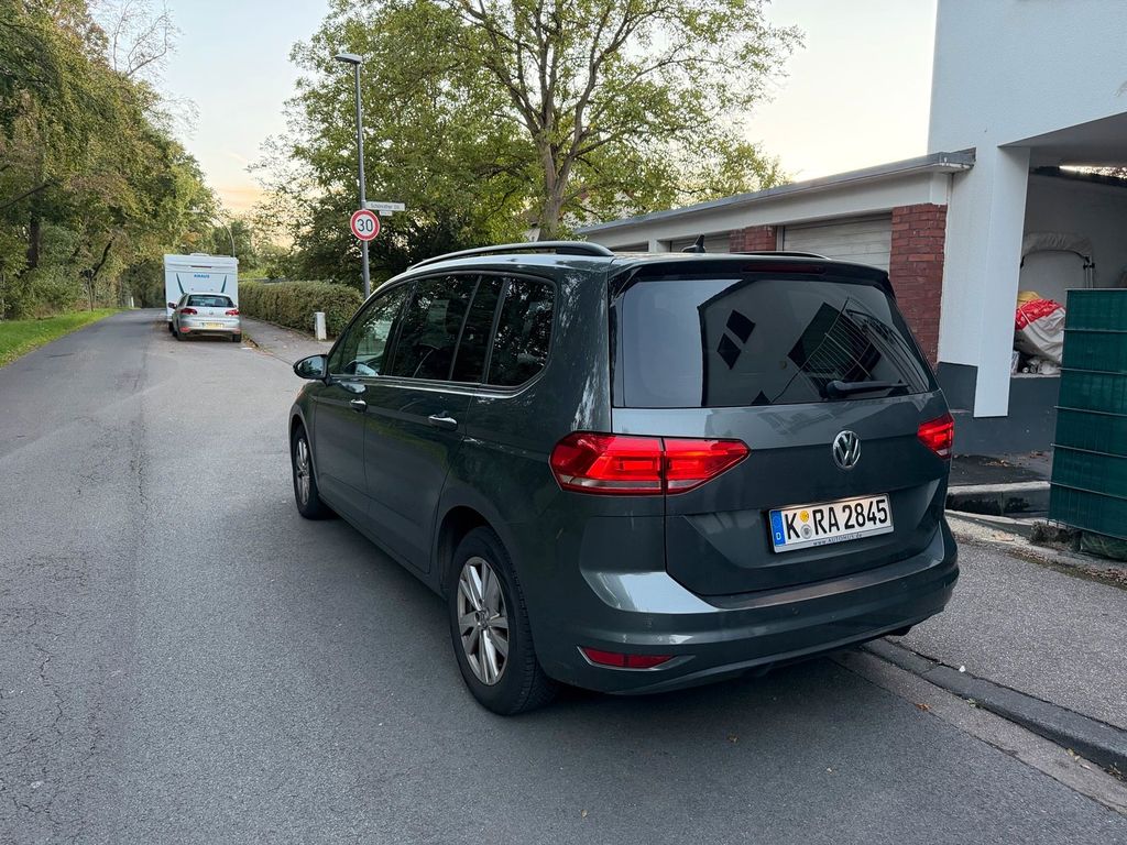 Image of Volkswagen Touran