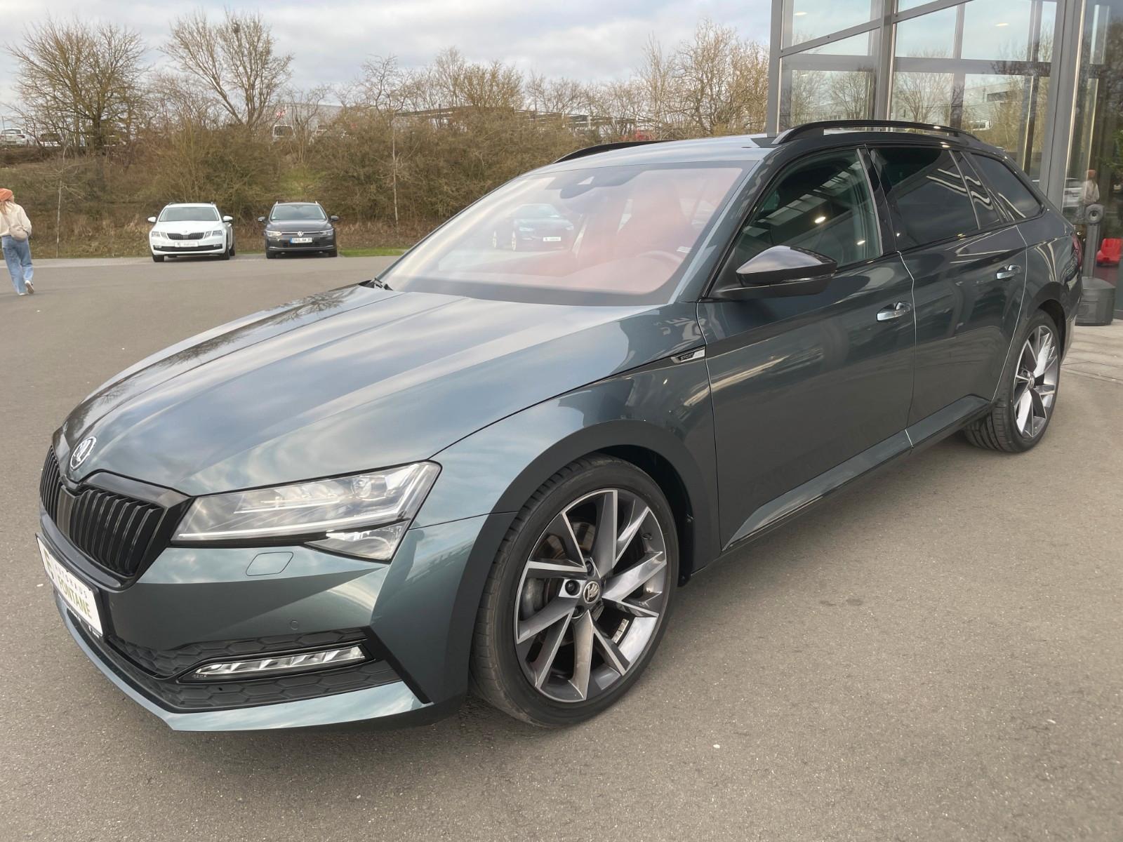 Skoda Superb 2,0TDi Kombi Sportline 19" Matrix Alcant.