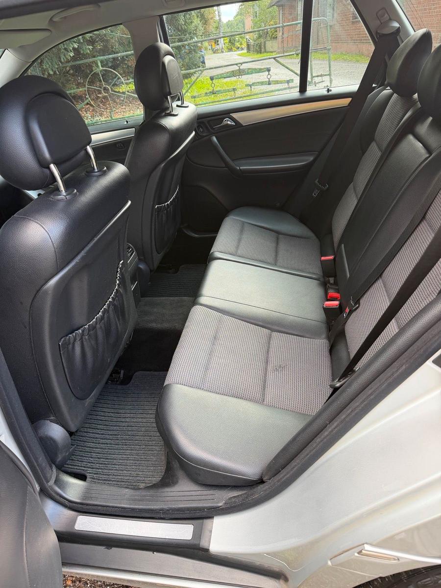 Mercedes-Benz C180 2004 — photo 9