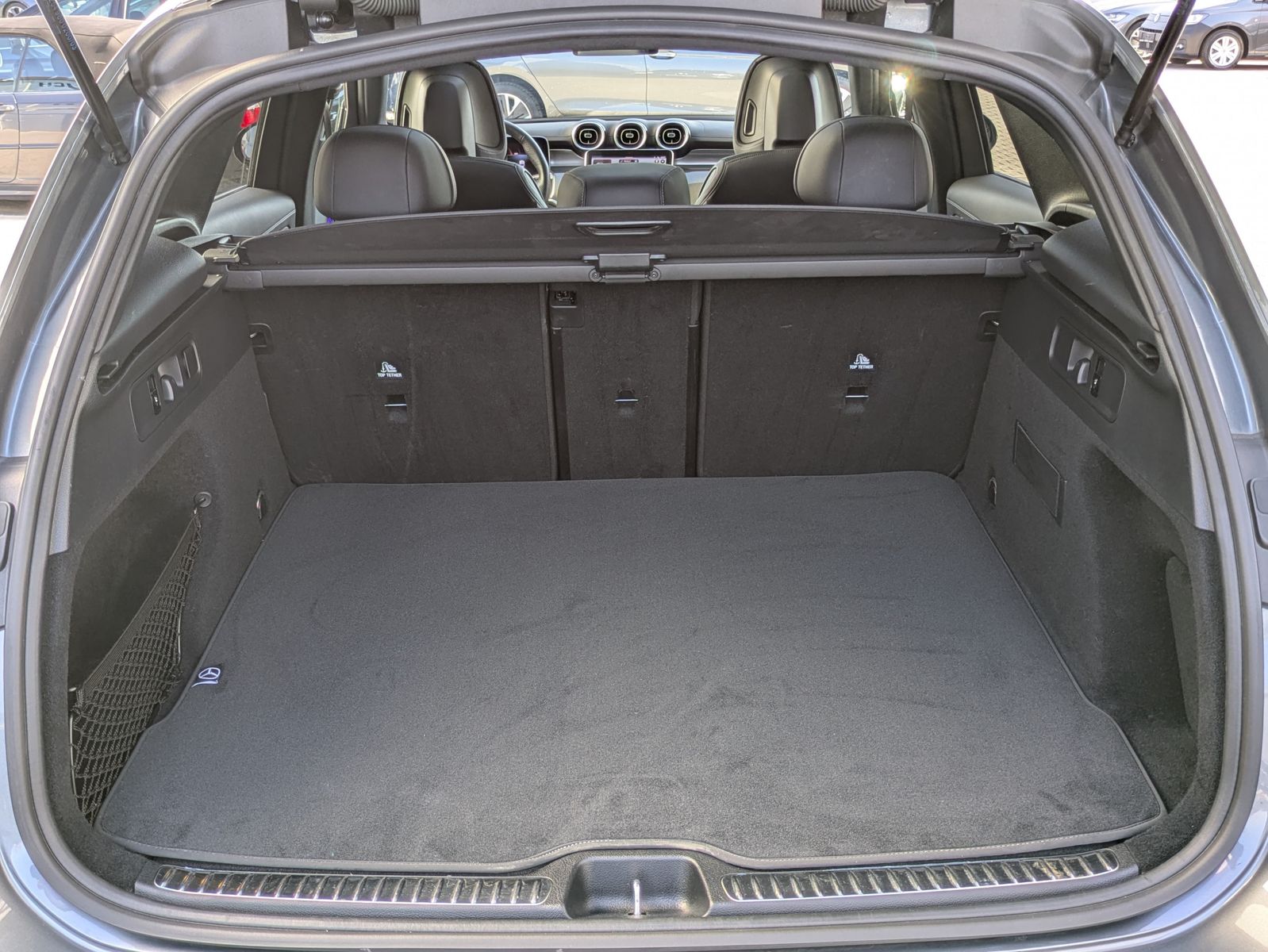 Fahrzeugabbildung Mercedes-Benz GLC 300 d 4M AMG PANO*DIGITAL-LIGHT*ACC*AHK*20"