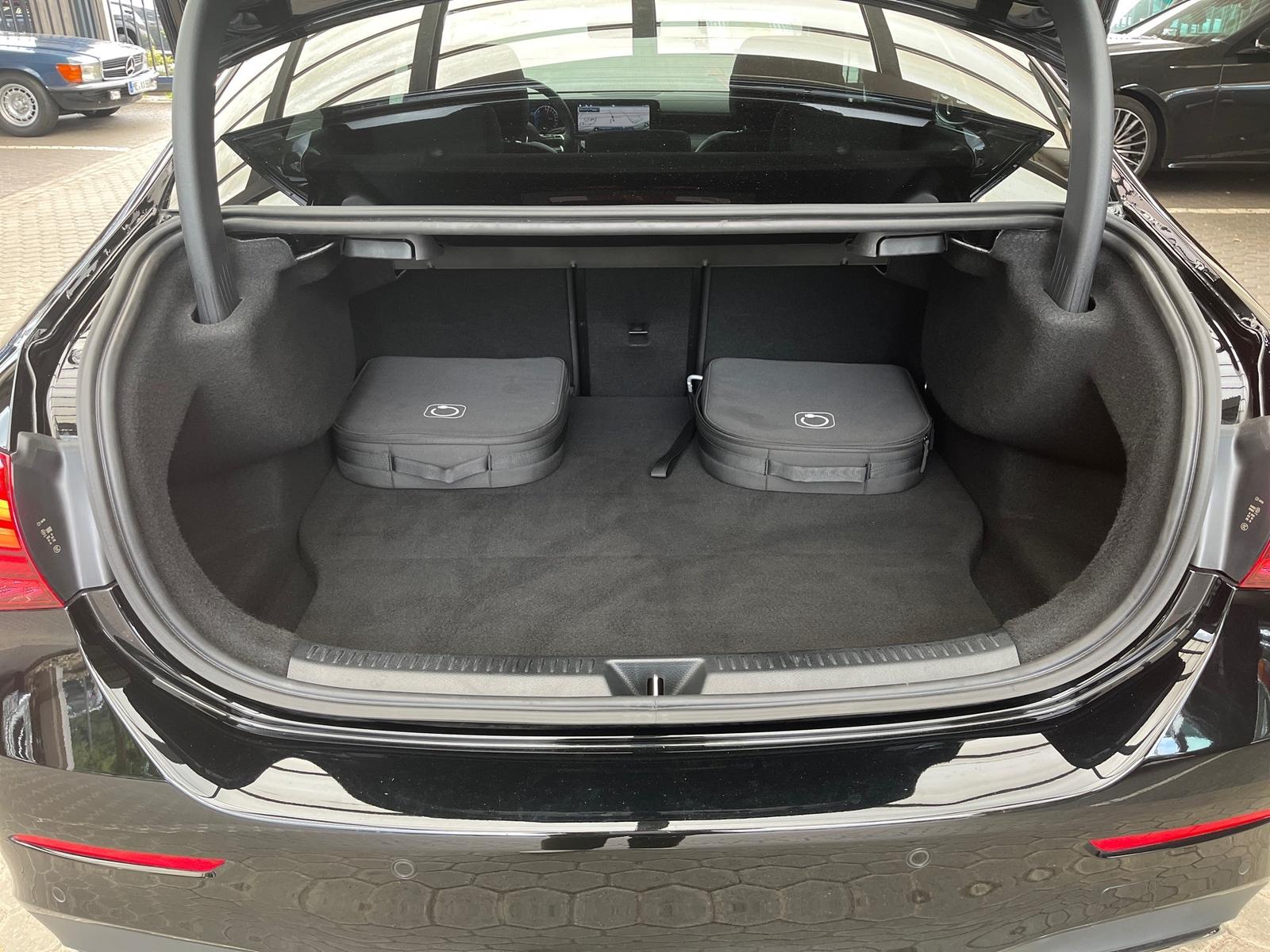 Mercedes-Benz A 250 e Limo AMG+360°+Kamera+KeyLess+LED+Navi+LM