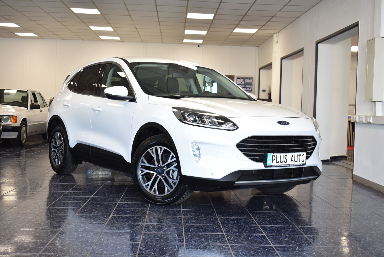 Ford Kuga Plug-In Hybrid Titanium Nav LED PDC Sitzhzg imagem 2