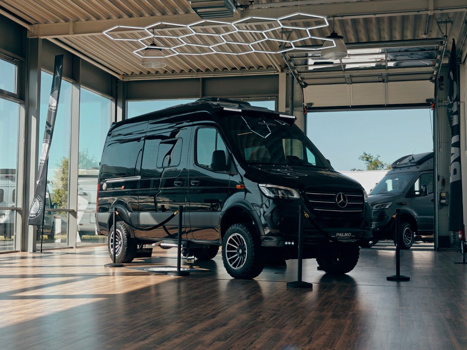 Fahrzeugabbildung HYMER / ERIBA / HYMERCAR GRAND CANYON S 4x4 MB 600 by palmo