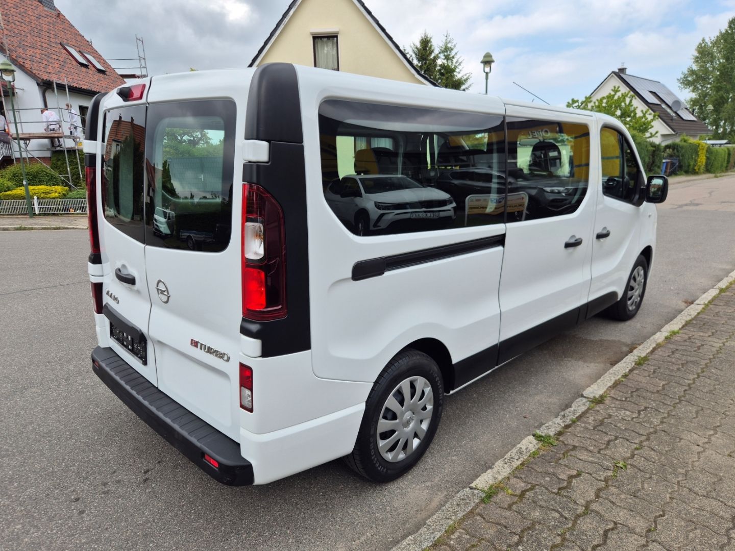 Fahrzeugabbildung Opel Vivaro B Kasten Kombi Combi L2H1 2,9t