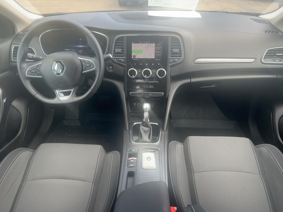 Fahrzeugabbildung Renault Megane Equilibre plug-in hybrid 160 Kamera