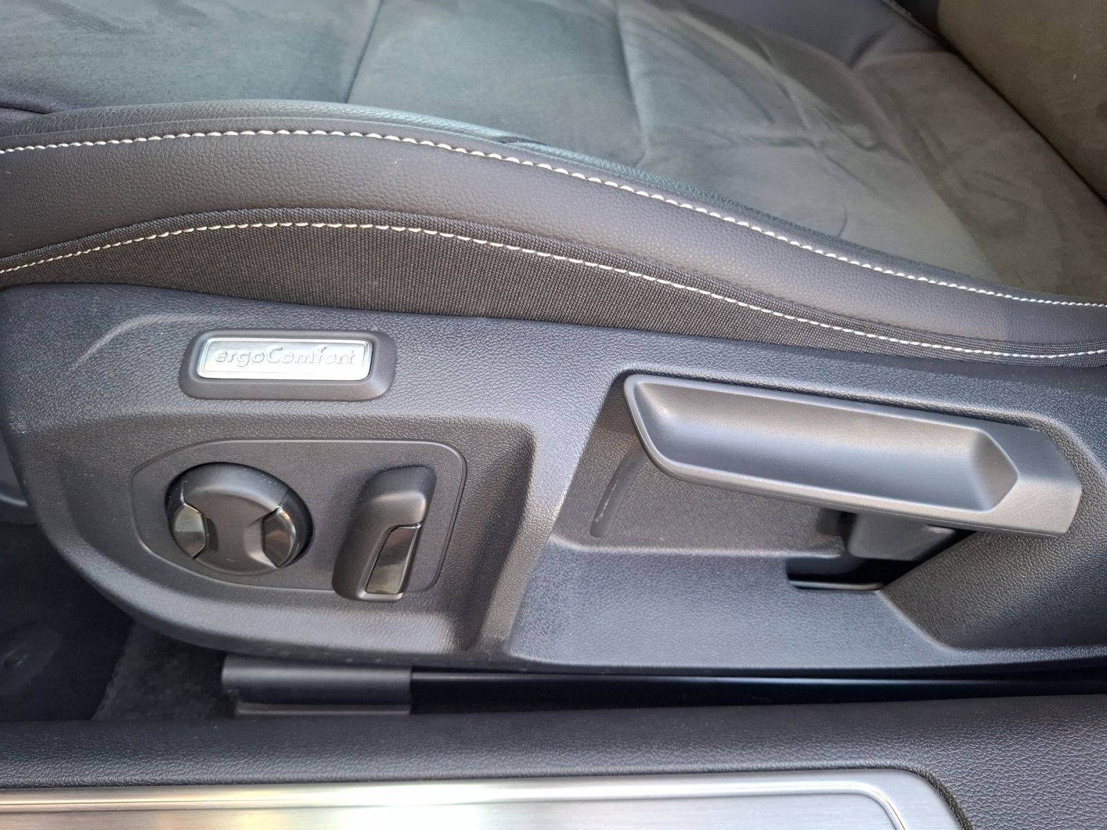 Fahrzeugabbildung Volkswagen Arteon SB TSI Elegance DSG  Matrix AHK Navi AID