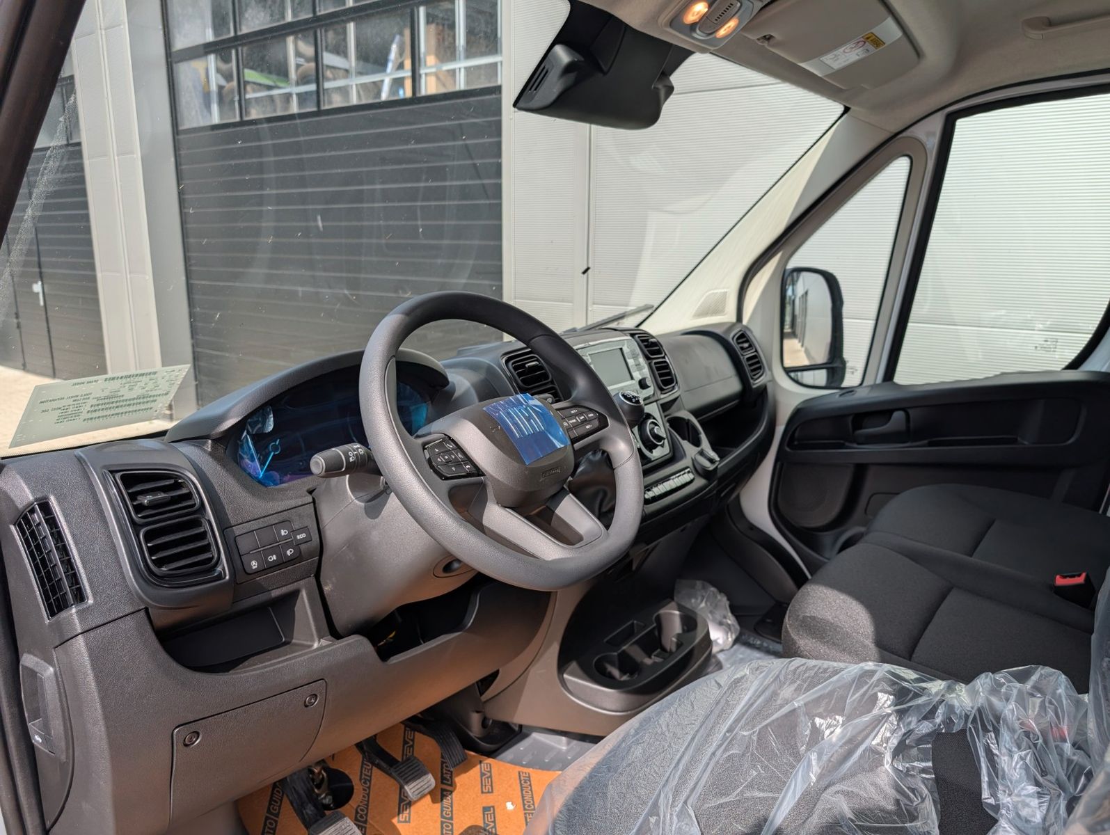 Fahrzeugabbildung Fiat Ducato Kastenwagen 28 L2H1 120 Multijet Flach
