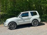 Mitsubishi Pajero 3.2 DI-D Top - Mitsubishi Pajero in Bonn