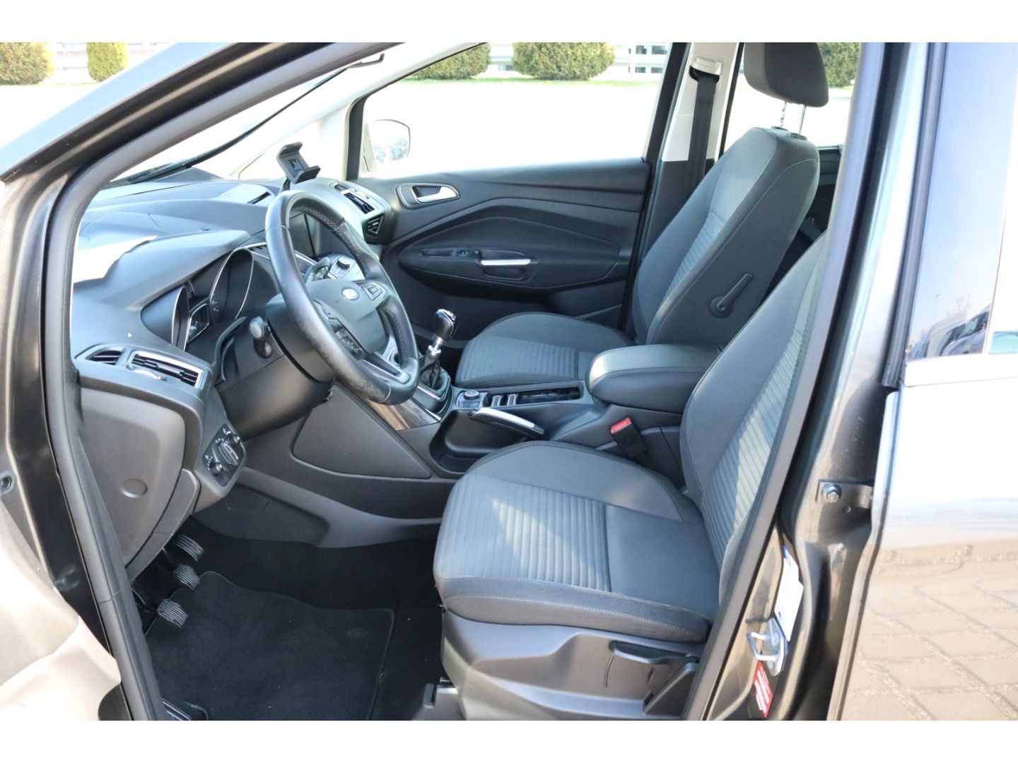 Fahrzeugabbildung Ford C-Max Titanium 1.0 EcoBoost