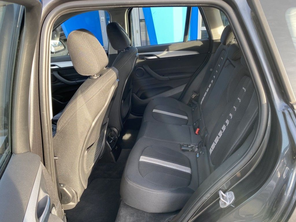 BMW X1 sDrive18d Aut. Advantage AHK PDC Temp SH foto 11
