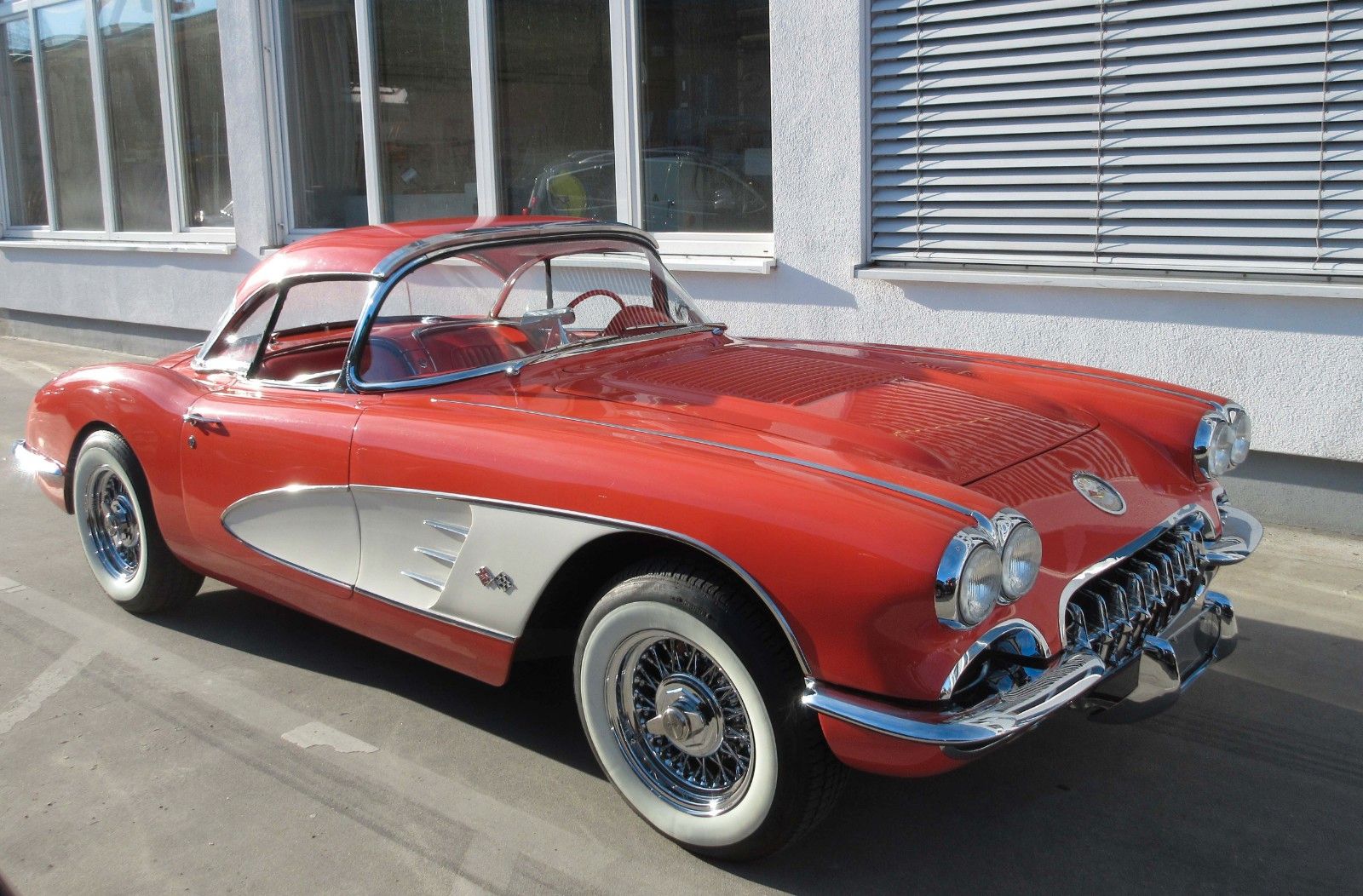 Vehicle photo 11