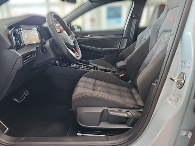 Fahrzeugabbildung Volkswagen Golf GTI 2.0 TSI DSG PANO IQ.LIGHT H&K BLACKSTYL