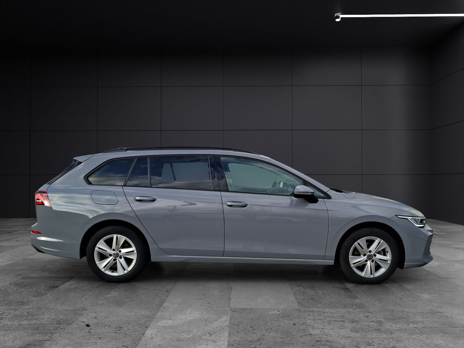 Fahrzeugabbildung Volkswagen Golf VIII Variant TSI Life STH LED Navi ACC HUD