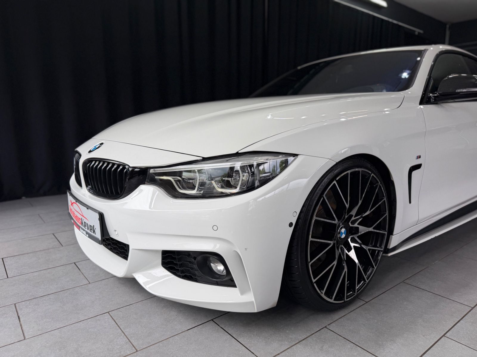 Fahrzeugabbildung BMW 440 Gran Coupé M-PAKET|MPPSK|H&K|HuD|LEDER|PANO