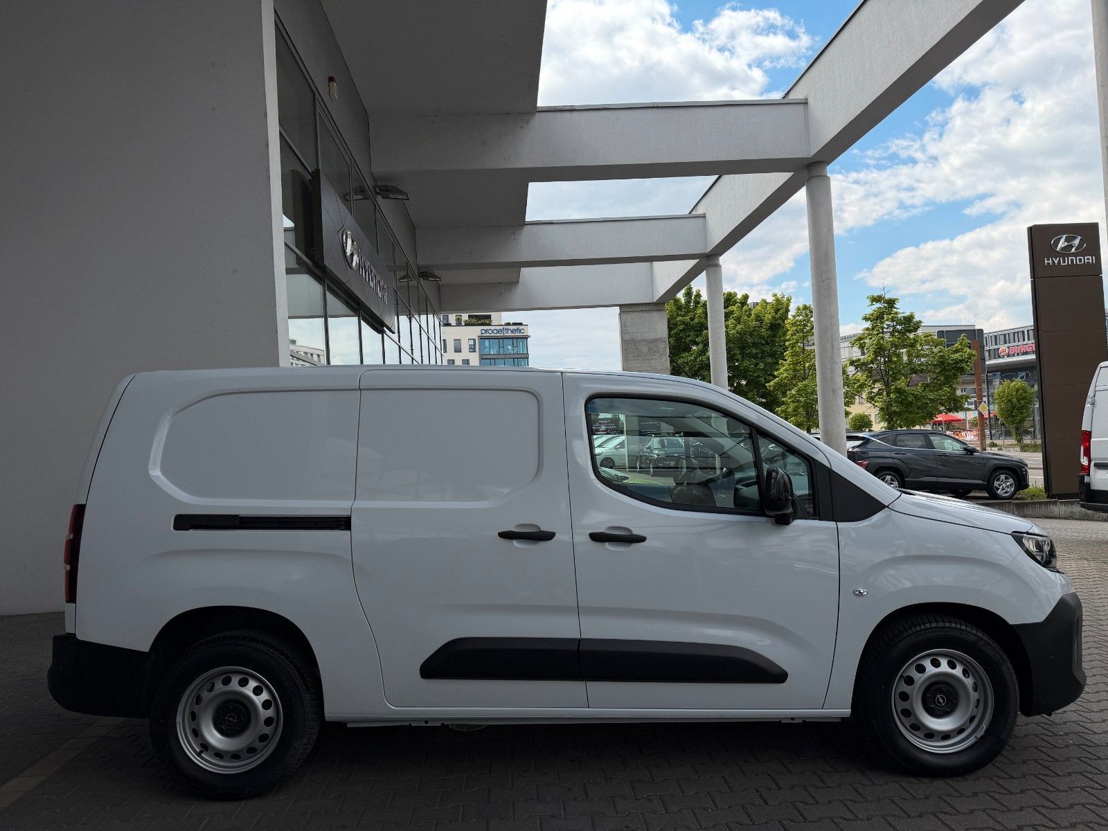 Fahrzeugabbildung Opel Combo E Cargo 1.5 D Basis erhöhte Nutzlast XL