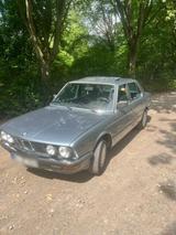 BMW 525 E young Oldtimer - BMW 525 in Bochum