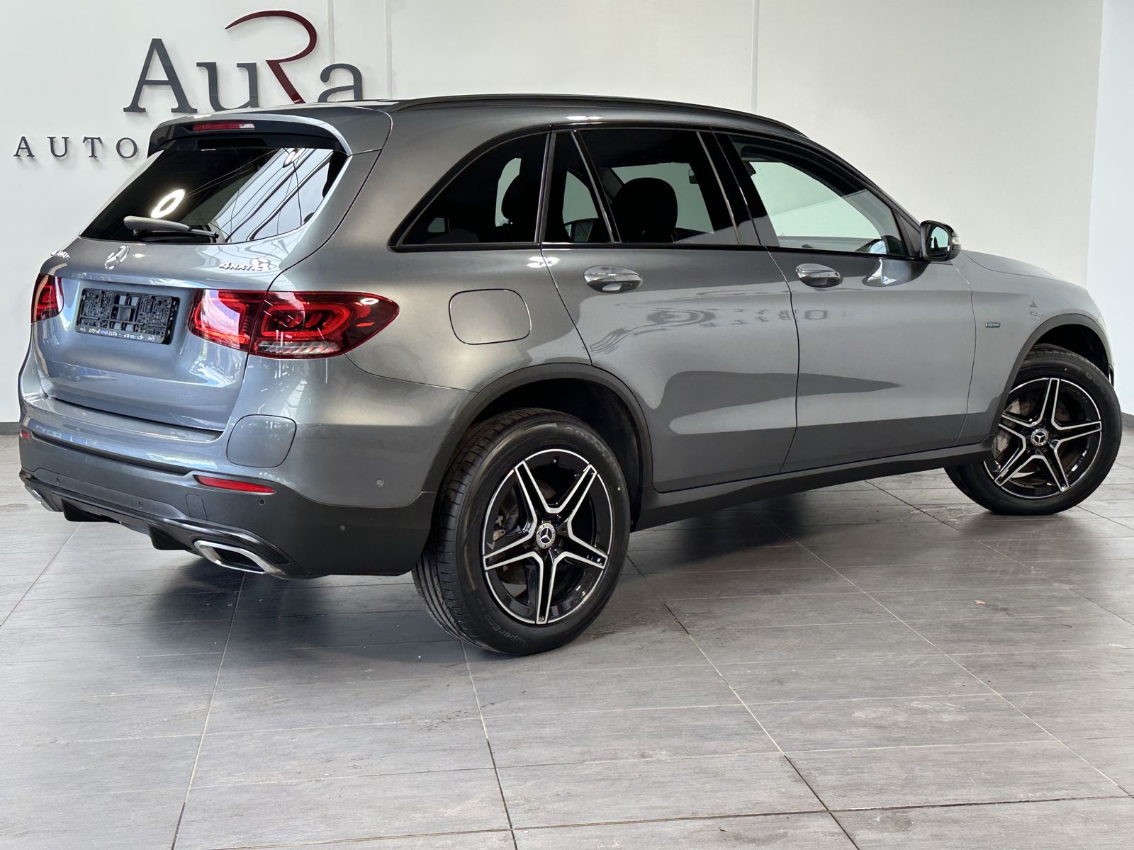 Fahrzeugabbildung Mercedes-Benz GLC 300de 4Matic AMG-Line NAV+LED+ACC+KAM+19ZOLL