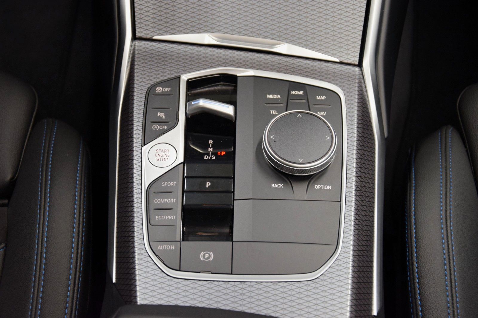 Fahrzeugabbildung BMW 318 i Touring M Sport ACC Pano AHK Memory Kamera