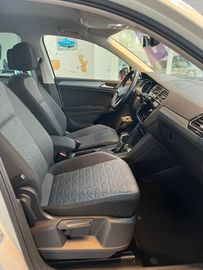 Volkswagen Tiguan - 12