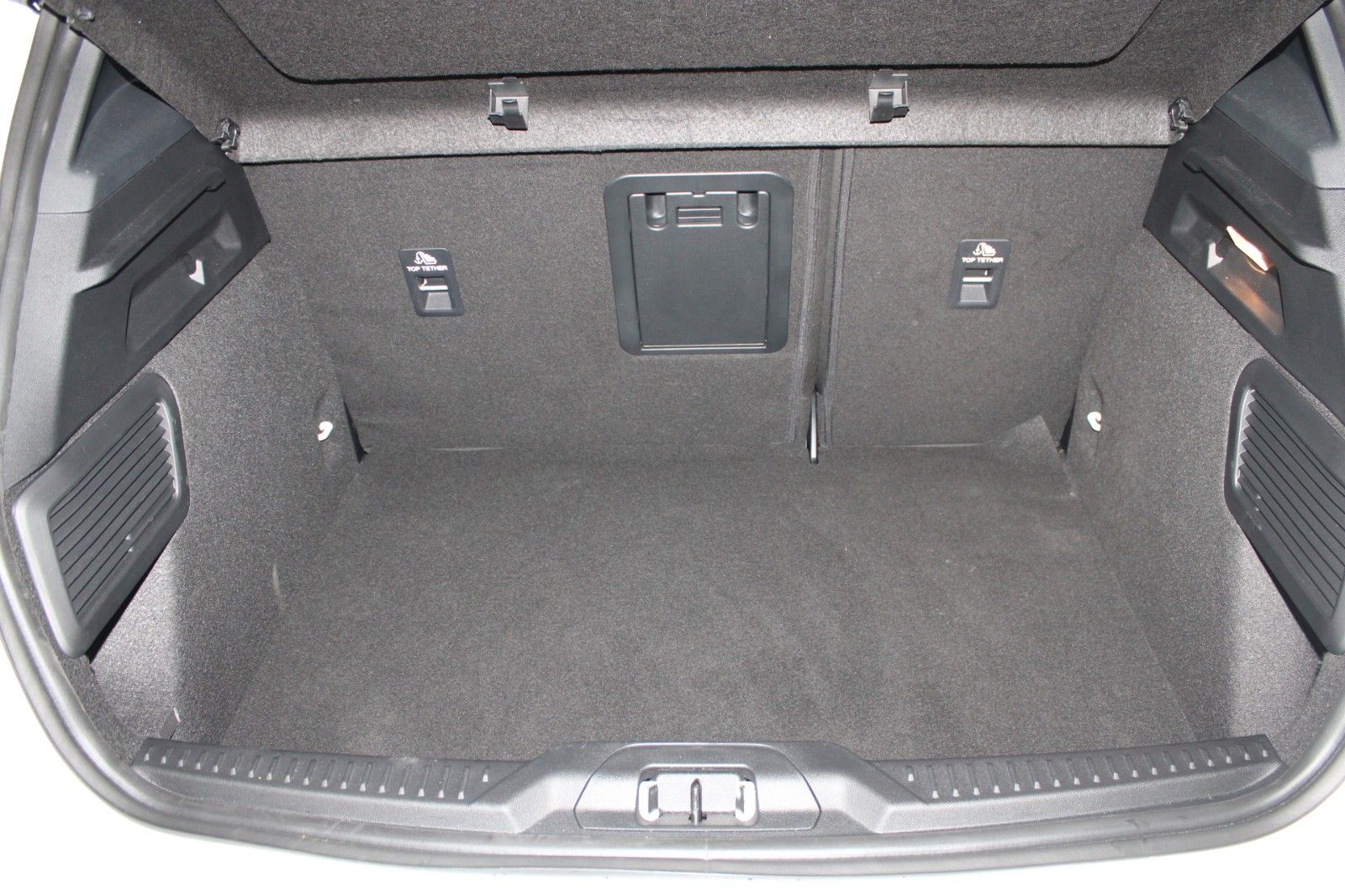 Fahrzeugabbildung Ford Focus MHEV ST-Line FahrerAssistenz + WinterPaket