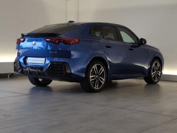 2024 BMW IX2 照片 8