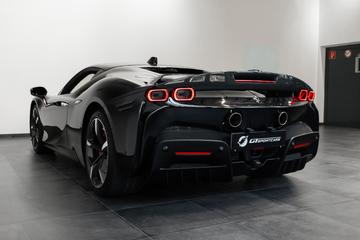 صورة 7 لـ 2020 Ferrari SF90