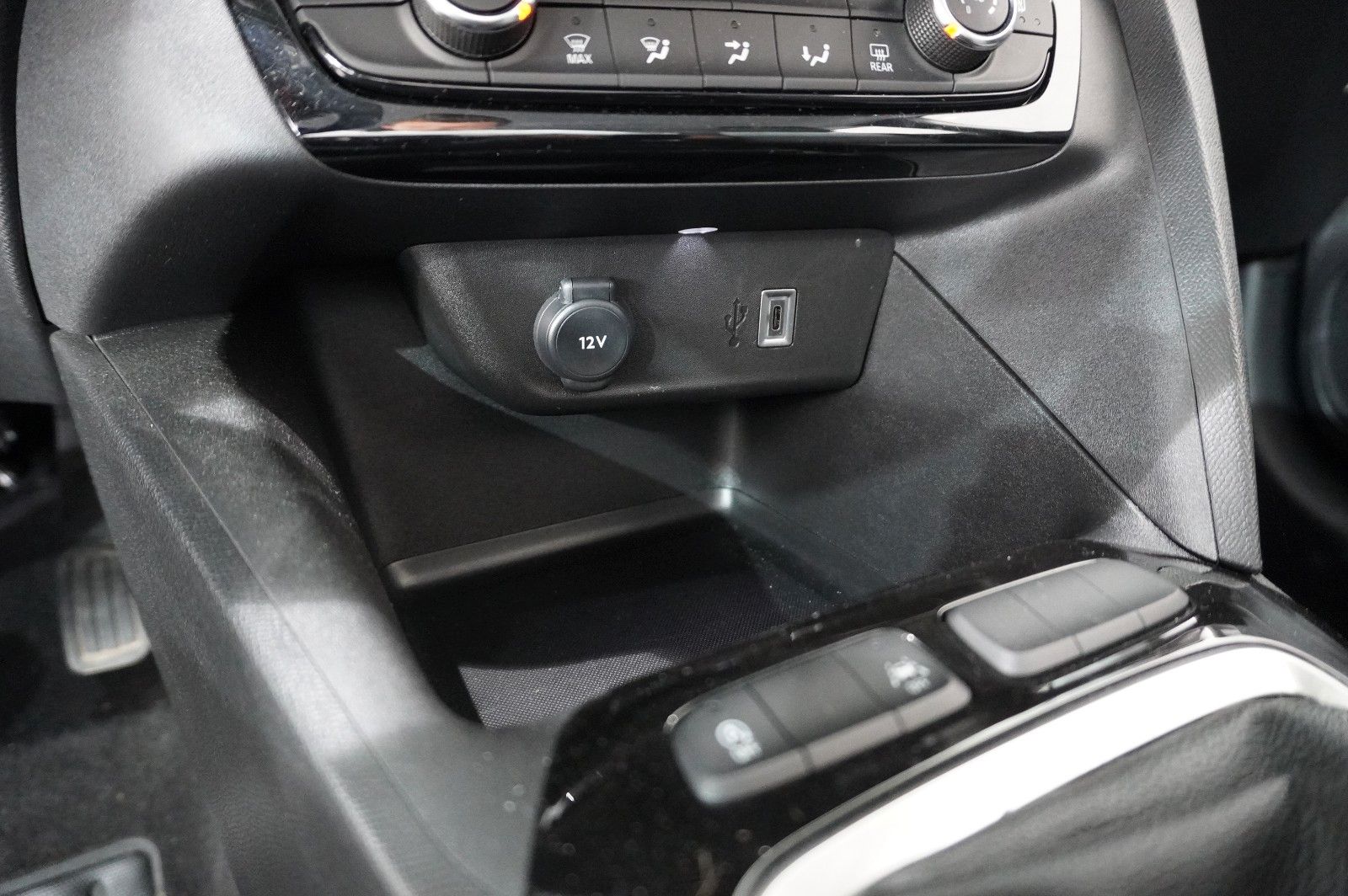 Fahrzeugabbildung Opel Corsa F 1.2 FACELIFT NAVI/LED/KAMERA/VIRTU./DAB+