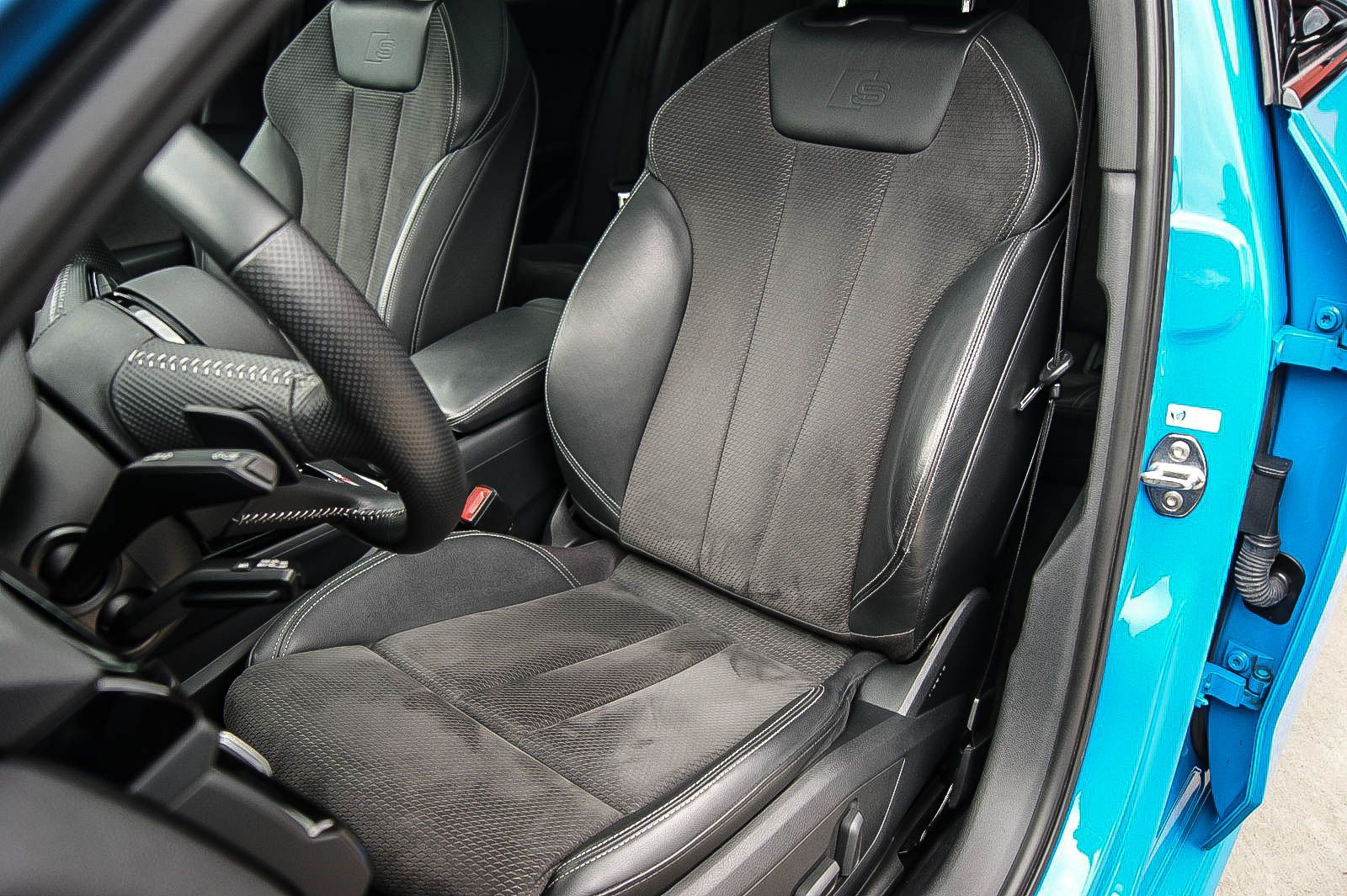 Fahrzeugabbildung Audi A4 Avant 35 TFSI S line TURBOBLAU PANORAMA STHZG