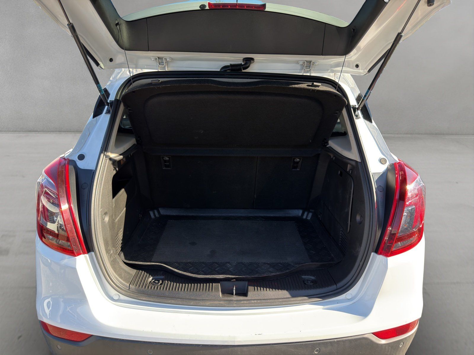 Fahrzeugabbildung Opel Mokka X 1.4 Turbo Color Innovation/AHK/PDC/