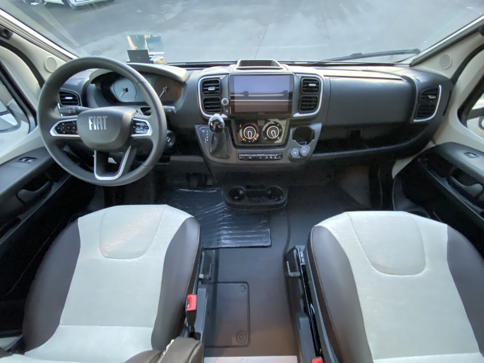 Fahrzeugabbildung Weinsberg CaraCompact EDITION PEPPER 600 MF Automatik