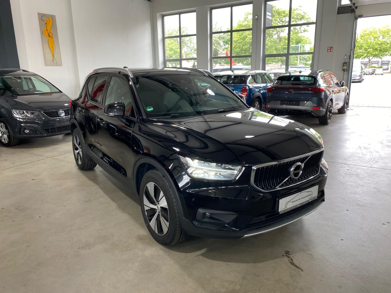 Fahrzeugabbildung Volvo XC40 Momentum Pro/Navi/LED/SH/