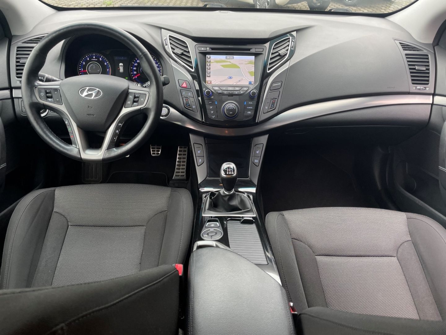 Fahrzeugabbildung Hyundai i40 cw Style Kamera Klima Tempomat Navi SHZ DAB