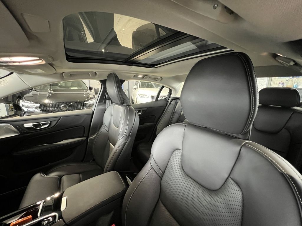 Volvo S60 T8 Ultimate Dark Recharge AWD B&W Massage