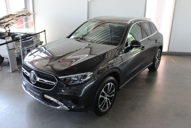 Vorschaubild von:        Mercedes-Benz
                    GLC 220 d 4M Avantgarde Standheizung AHK 360
      