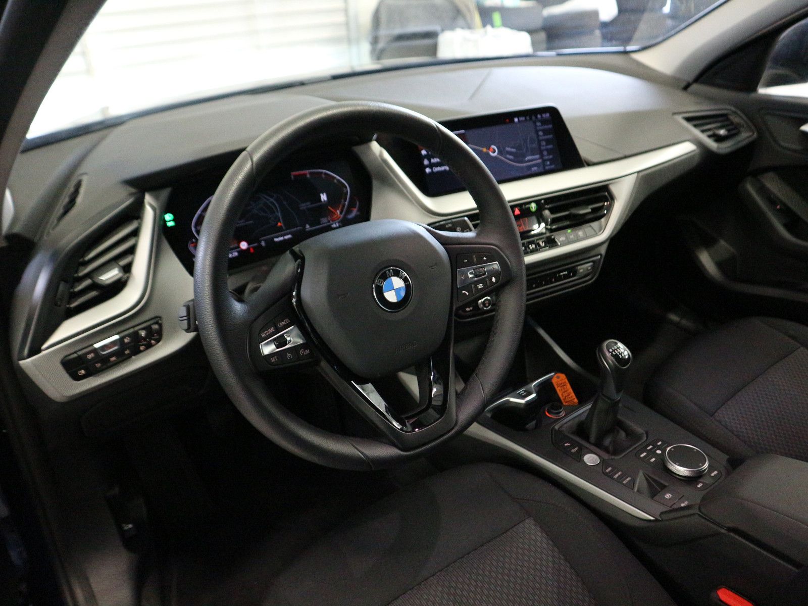 Fahrzeugabbildung BMW 118 i Advantage DAB GRA LED Nav PDC Live-Cockpit