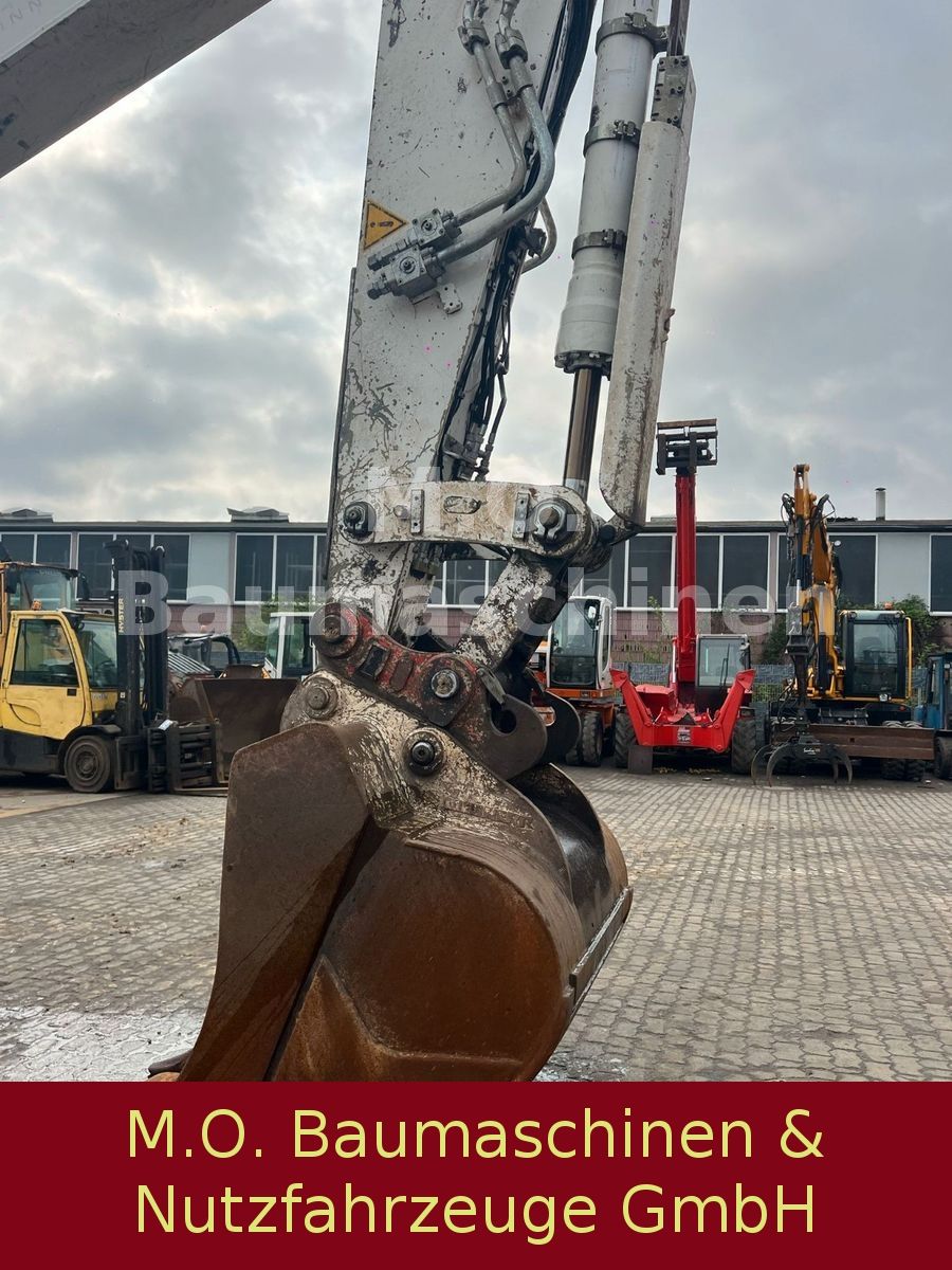 Fahrzeugabbildung Liebherr R 946 LC / AC / SW / Hammerline /