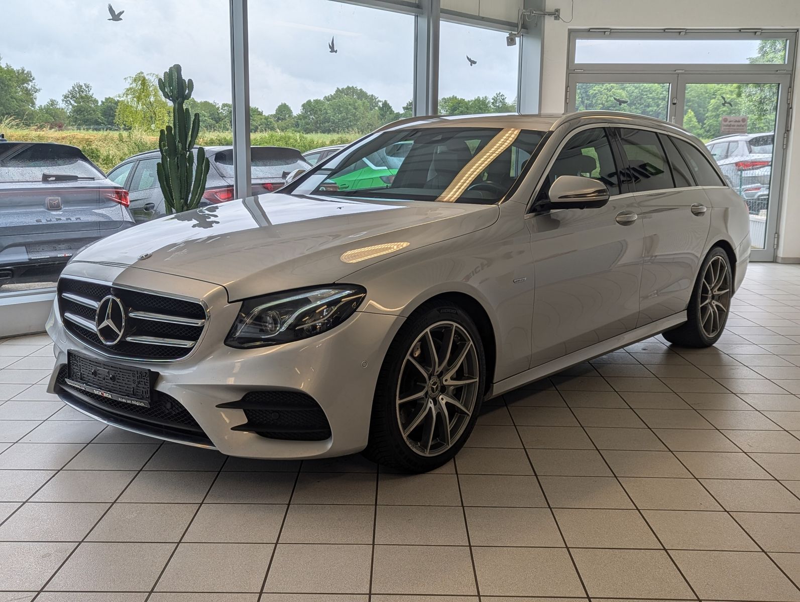MERCEDES-BENZ E 220 d AMG StHz. Multibeam 360° Memory AHK 19" - Image 3