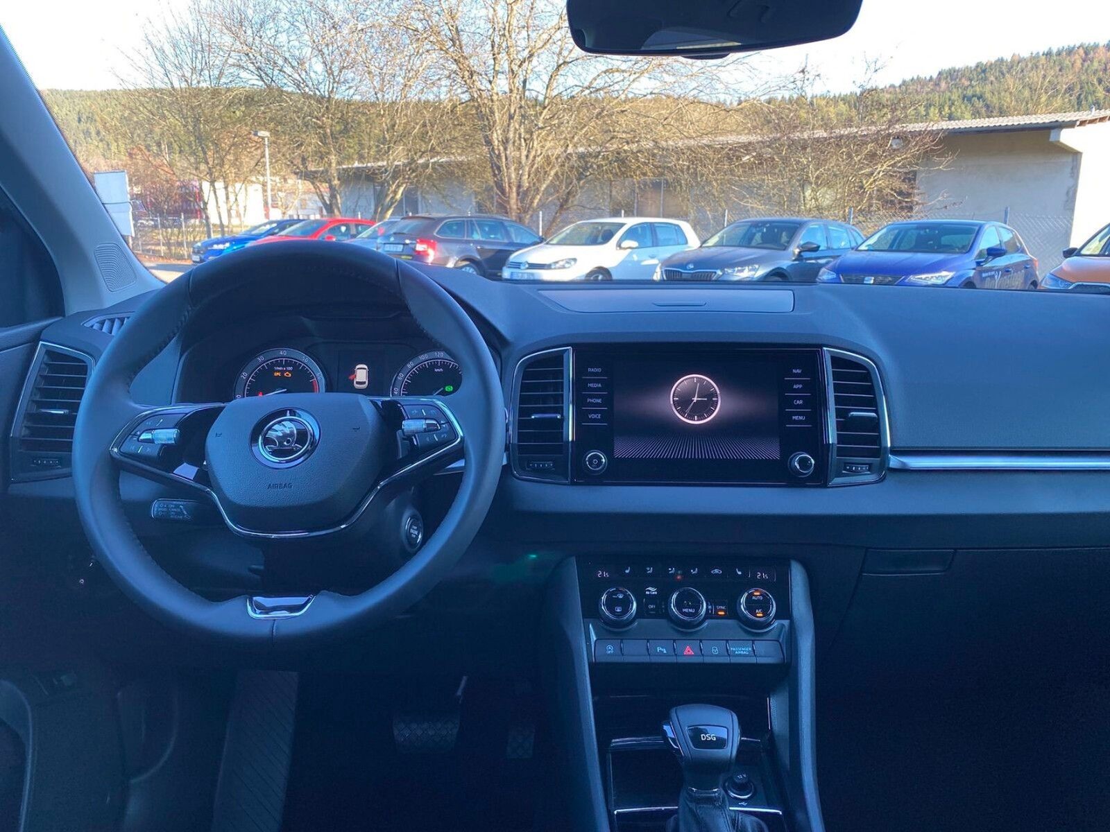 SKODA Karoq 1.5 TSI Clever DSG / LED / NAVI / ACC / SI - Image 9