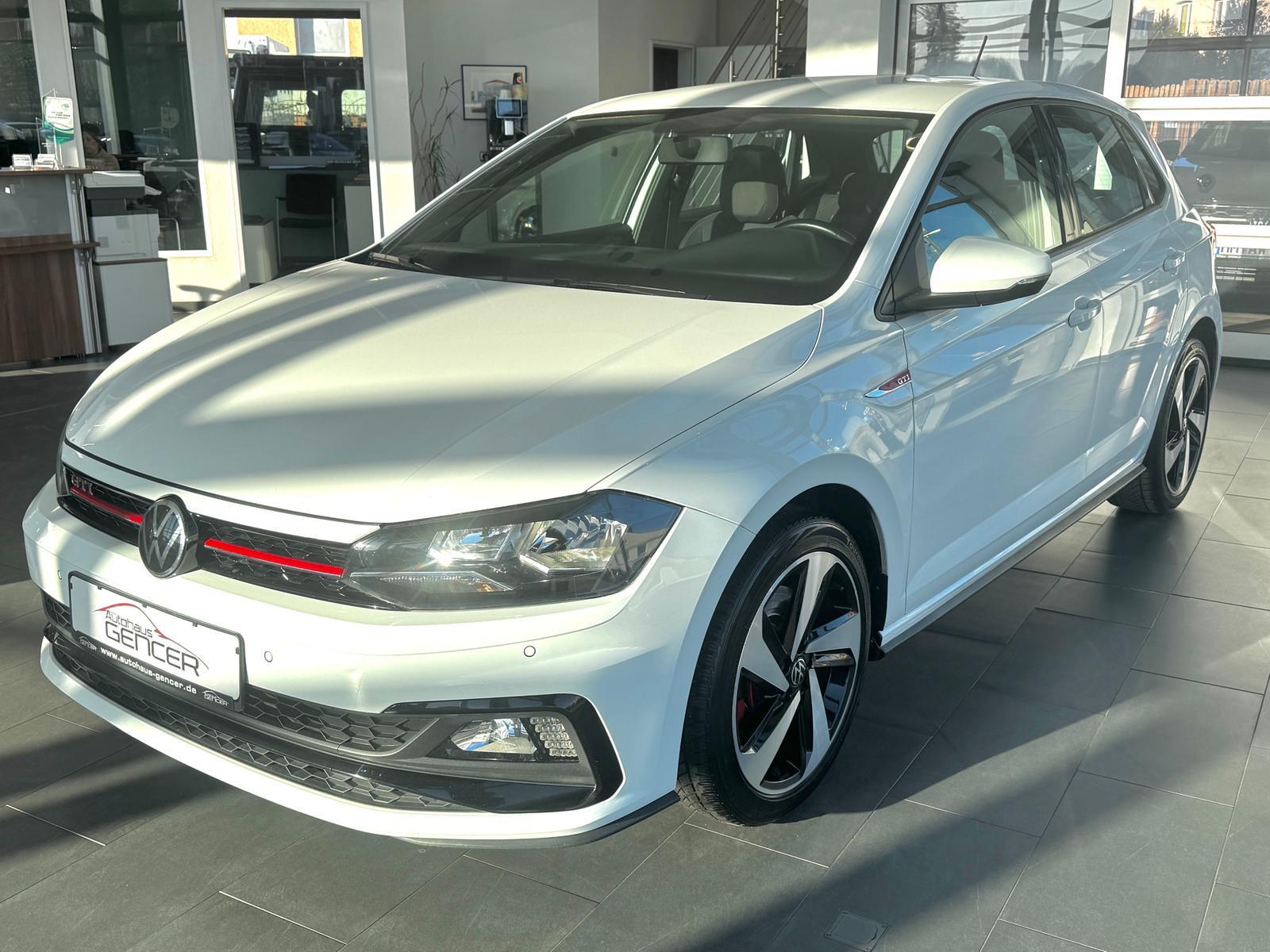 Volkswagen Polo VI GTI 2.0 TSI "Beats/Navi/PDC/Sitzhzg"