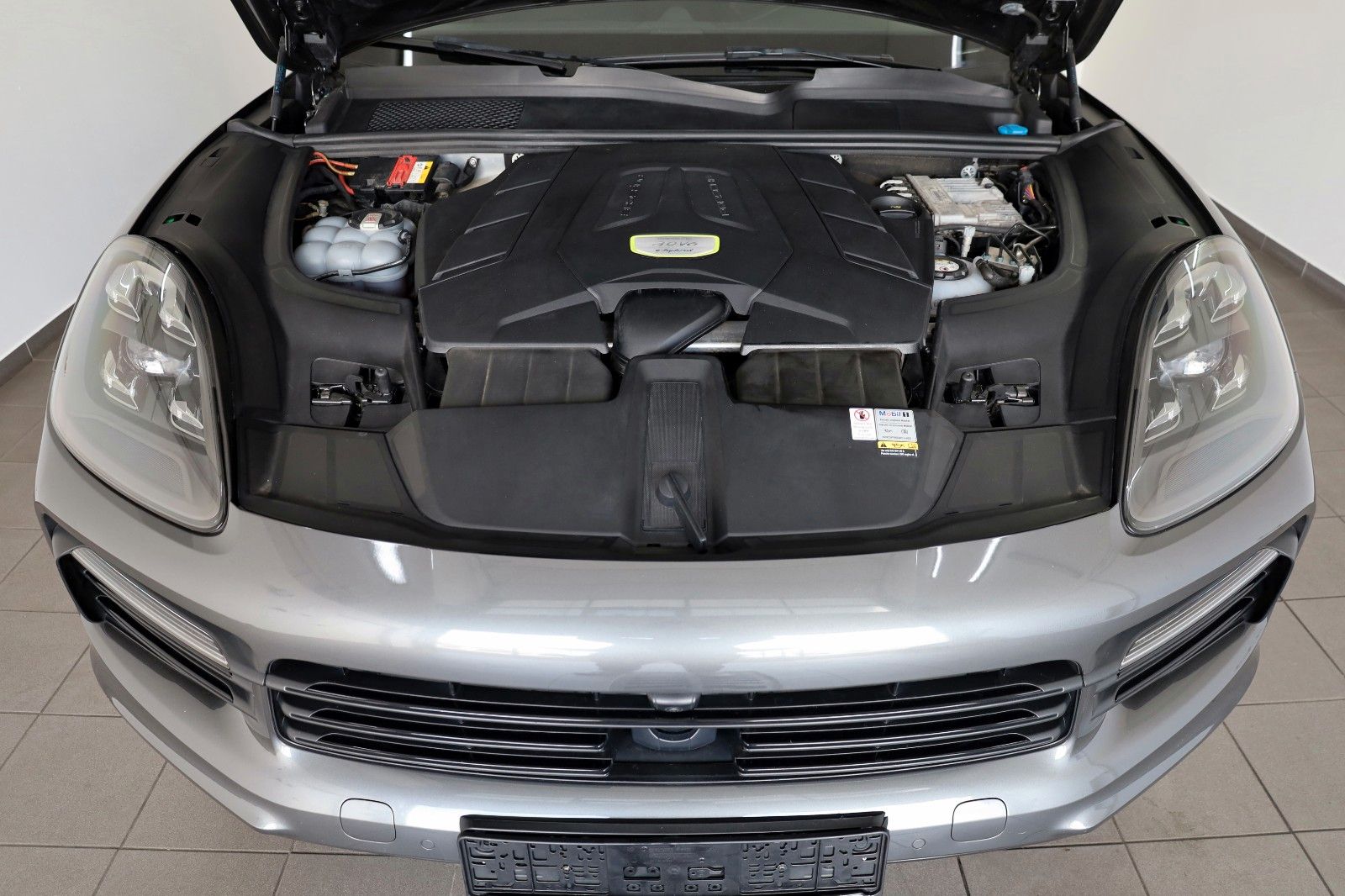 Fahrzeugabbildung Porsche Cayenne Coupe E-Hybrid,Sport-Chrono,Sitzlüft,AHK