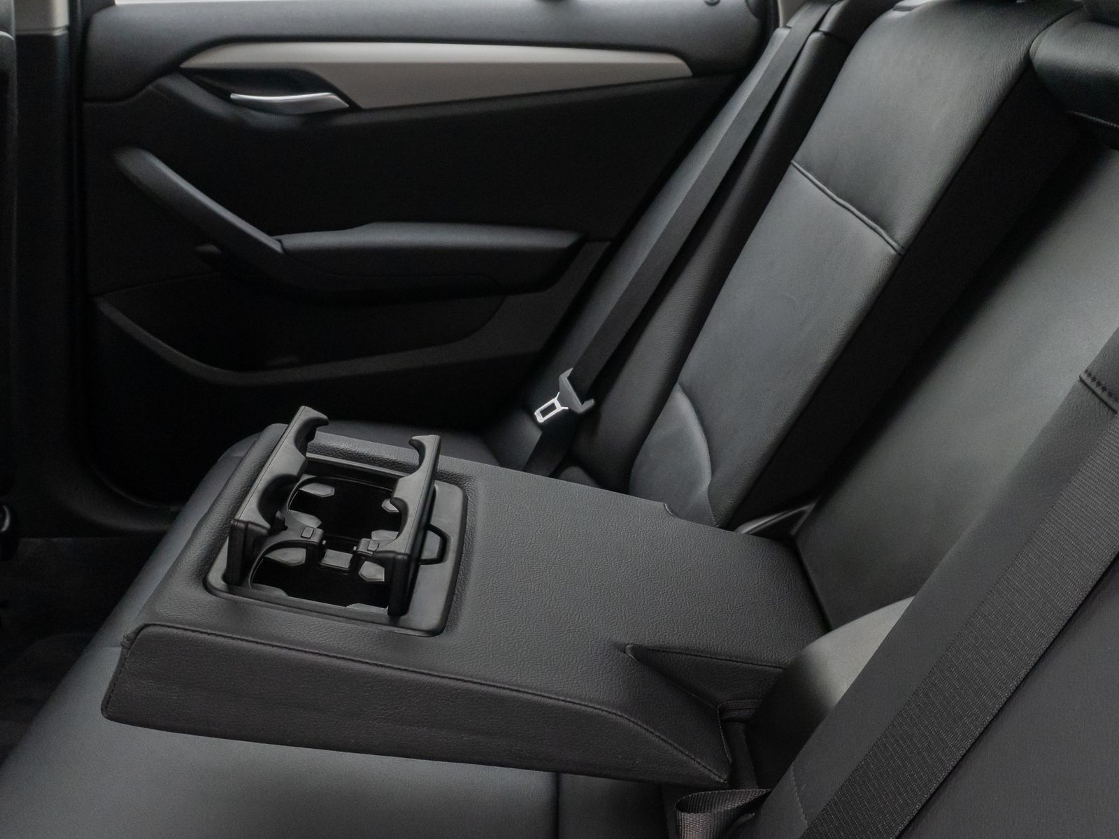 Fahrzeugabbildung BMW X1 sD18d PDC HiFi Leder KlimaAut Multilenkrad LM