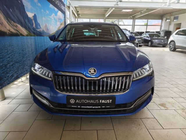 Skoda Superb — fotografia 2