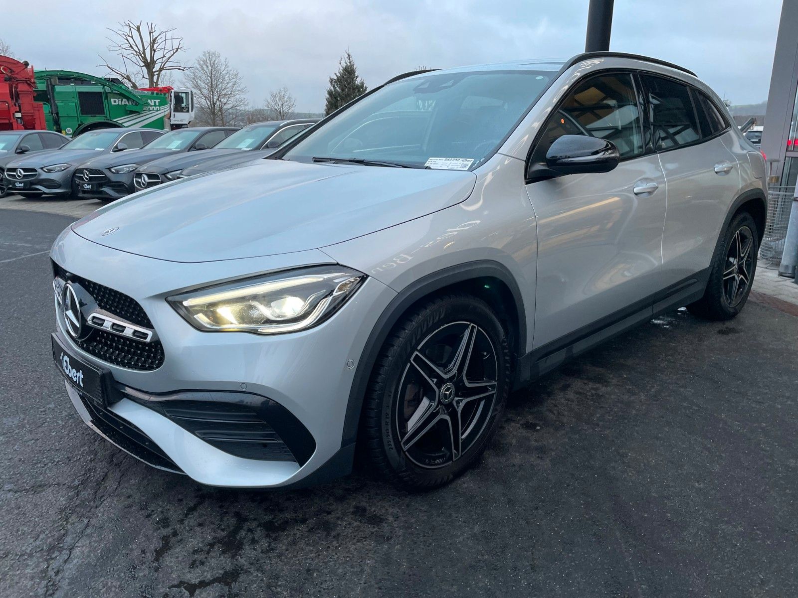 Fahrzeugabbildung Mercedes-Benz GLA 200 AMG+Ambiente+TotW+Night+RKamera+19Zoll