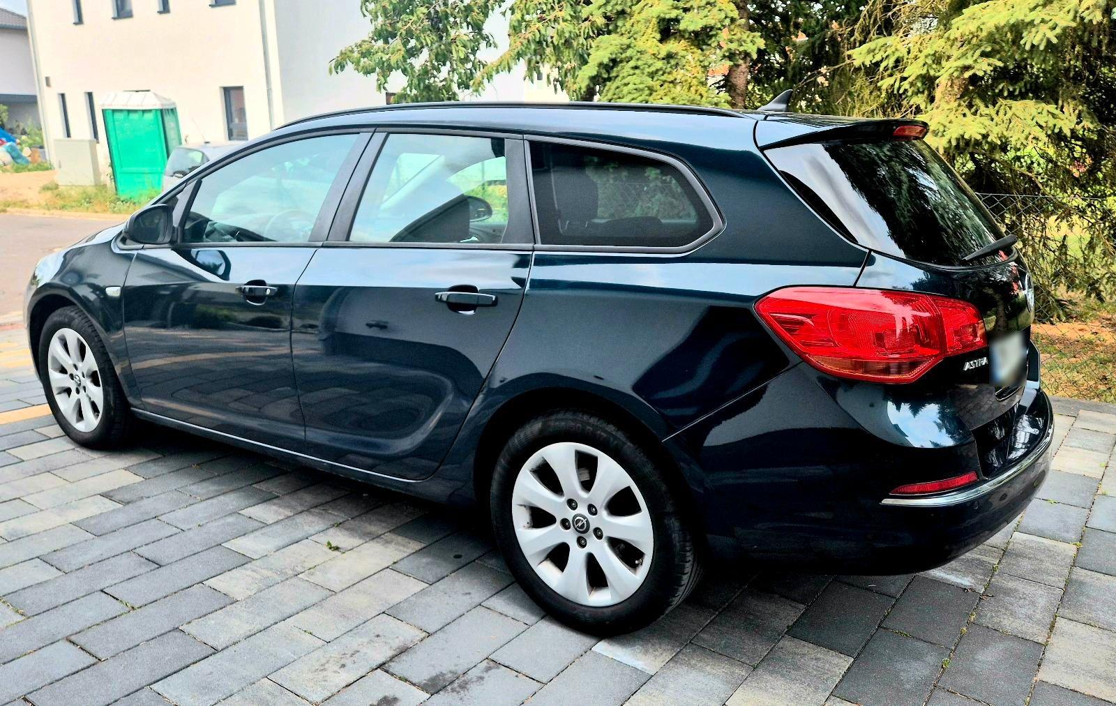 Opel Astra 2015 — photo 7