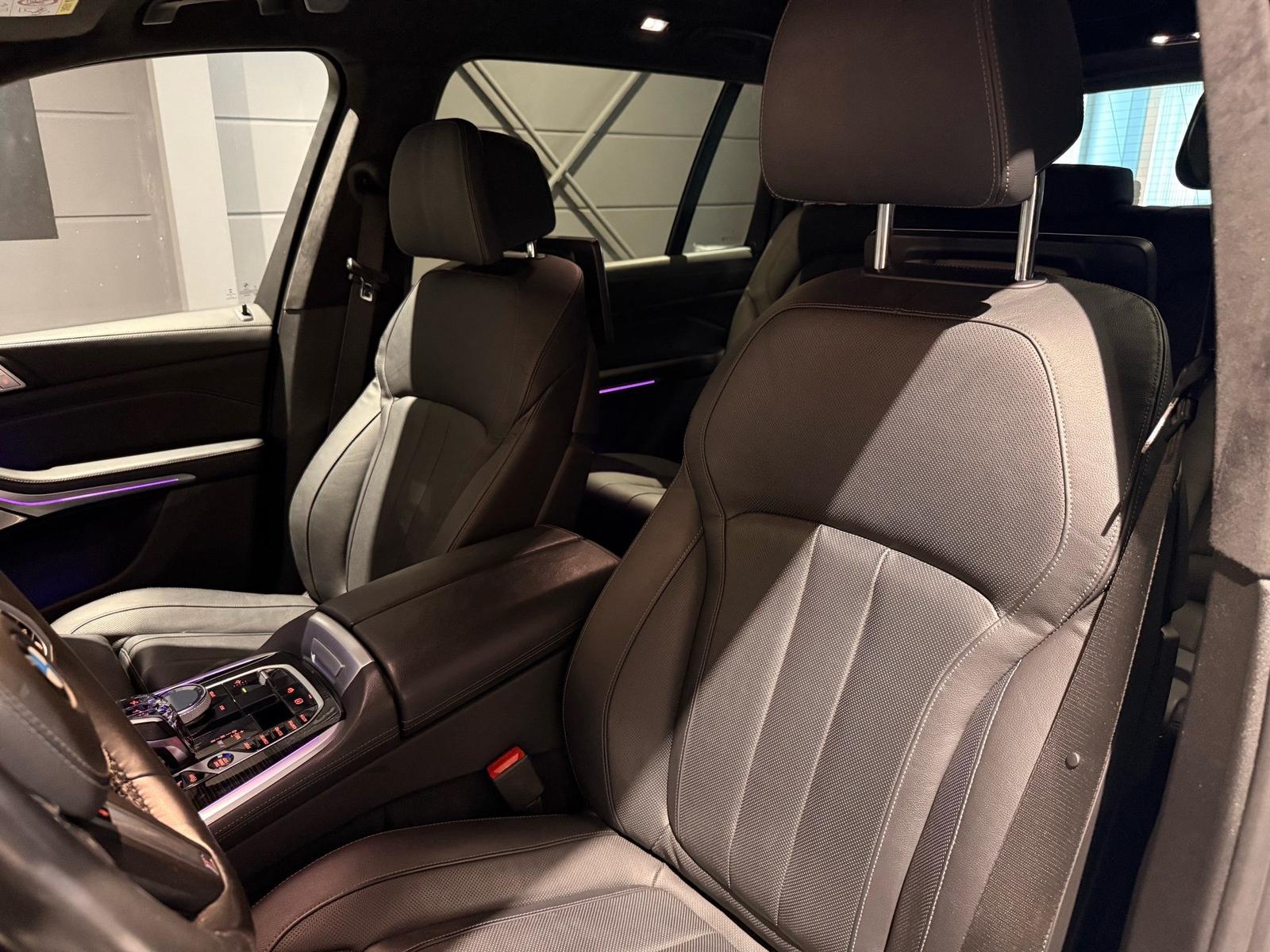 BMW X7 M50d M Sport Pro "22" B&W – 16