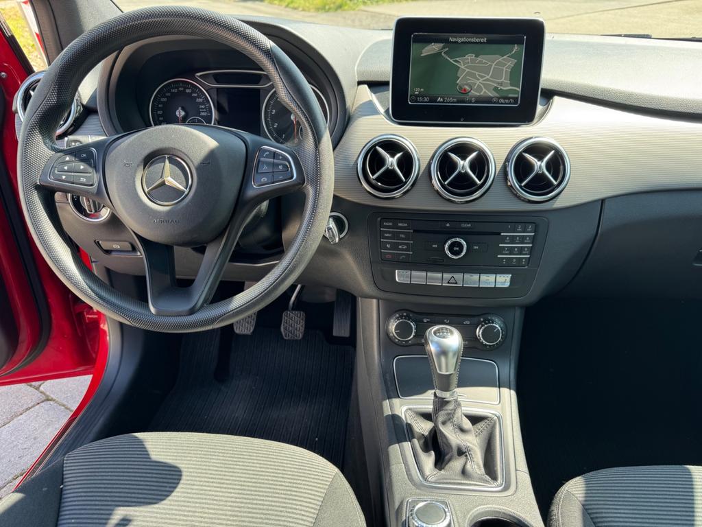 Mercedes-Benz B 200