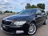 Skoda Superb Combi Elegance Leder Navi Xenon AHK DSG - Skoda Superb in Karlsruhe