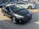 Peugeot 207 CC Cabrio-Coupe Premium*1.6*KLIMA* - Peugeot 207 mit Benzin-Antrieb: Cabrio, 1.6