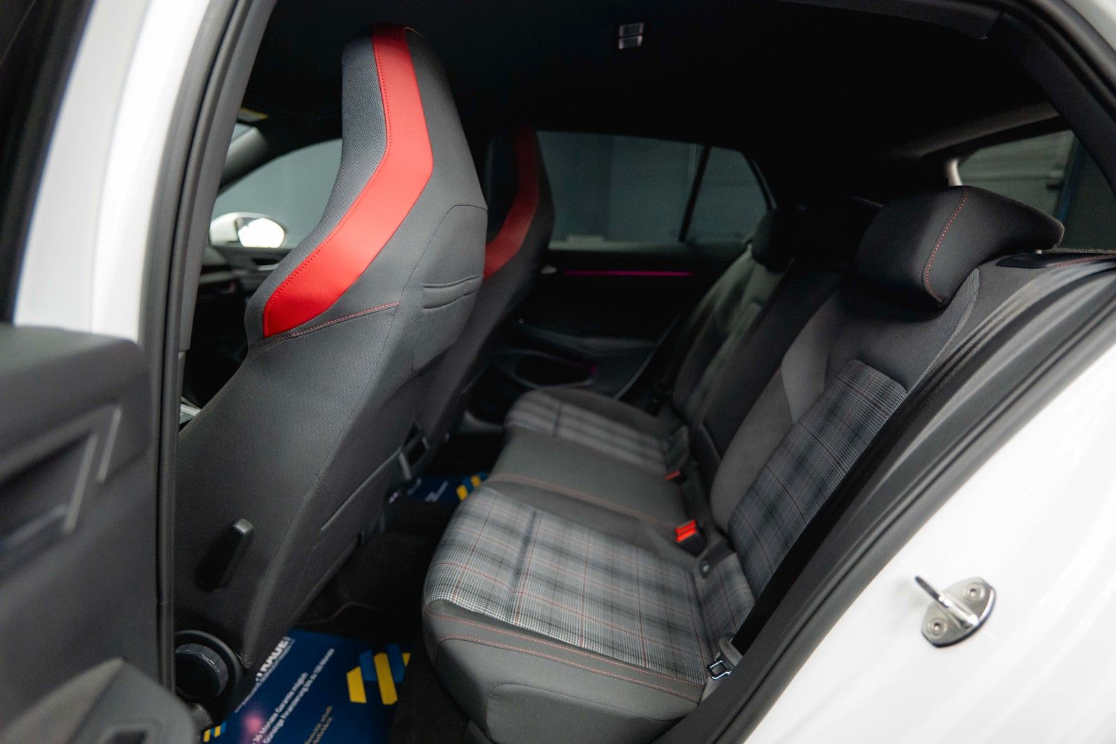 Fahrzeugabbildung Volkswagen Golf VIII Lim. GTI *LED+*Digital Tacho*1.Hand*